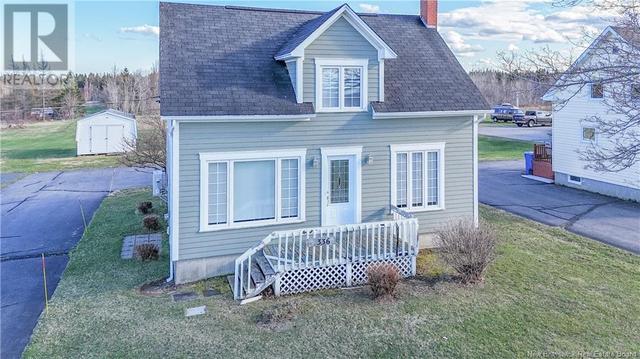 336 Saint Pierre Est Blvd, House detached with 3 bedrooms, 1 bathrooms and null parking in Caraquet NB | Image 2