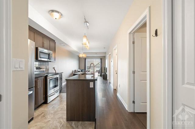 412 - 120 Prestige Cir, Condo with 1 bedrooms, 1 bathrooms and 2 parking in Ottawa ON | Image 7