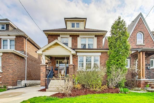 534 Maple Ave, House detached with 4 bedrooms, 2 bathrooms and 4 parking in Hamilton ON | Image 1
