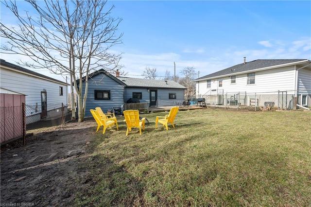 23 Huff Avenue, House detached with 3 bedrooms, 1 bathrooms and 1 parking in Brantford ON | Image 25