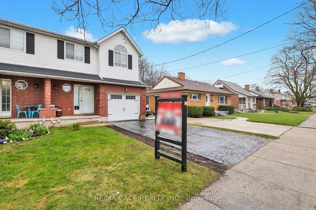 19 Rosemount Dr, House semidetached with 3 bedrooms, 2 bathrooms and 3 parking in Kitchener ON | Image 12