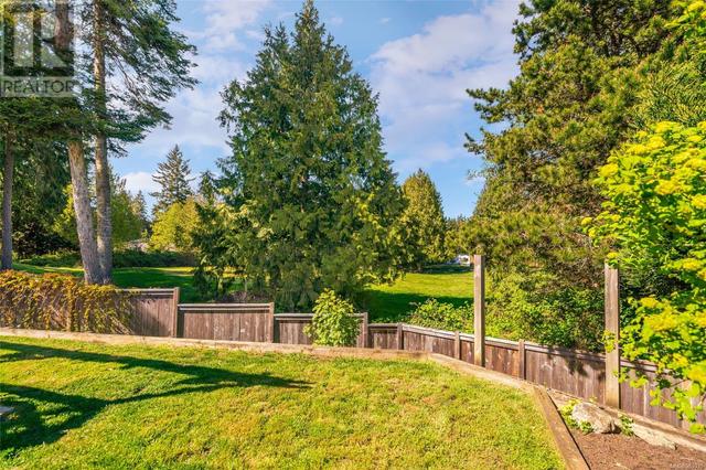 1169 Wedgewood Close, House detached with 3 bedrooms, 2 bathrooms and 3 parking in Qualicum Beach BC | Image 60