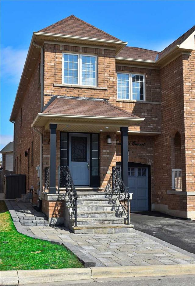 84 Evanwood Cres, House attached with 4 bedrooms, 4 bathrooms and 3 parking in Brampton ON | Image 1