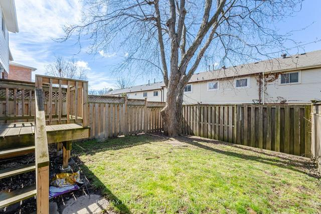 13 Barrington Cres, House attached with 3 bedrooms, 2 bathrooms and 3 parking in Brampton ON | Image 31