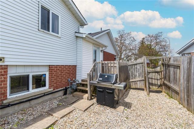 445 Bankside Cres, House semidetached with 3 bedrooms, 2 bathrooms and 3 parking in Kitchener ON | Image 22