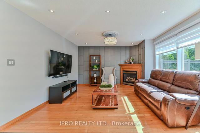 3344 Laburnum Cres, House detached with 4 bedrooms, 5 bathrooms and 5 parking in Mississauga ON | Image 4
