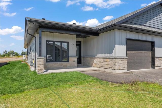 10 Bamagillia Street, Home with 3 bedrooms, 2 bathrooms and 4 parking in Whitewater Region ON | Image 1
