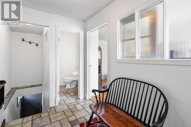 913 4 Ave Nw, House detached with 2 bedrooms, 1 bathrooms and 2 parking in Calgary AB | Image 6