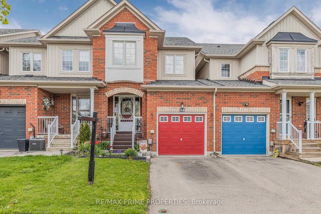 34 Lilly Mckeowan Cres, House attached with 3 bedrooms, 2 bathrooms and 3 parking in East Gwillimbury ON | Image 1