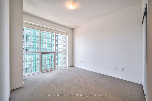 2208 - 11 Bogert Ave, Condo with 2 bedrooms, 2 bathrooms and 1 parking in Toronto ON | Image 20