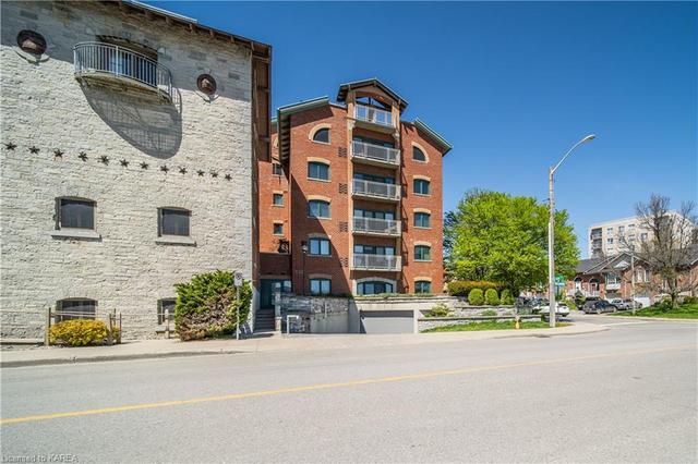 407 - 2 Bay St, House attached with 2 bedrooms, 2 bathrooms and 1 parking in Kingston ON | Image 49