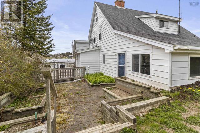 11969 Peggys Cove Rd, House detached with 4 bedrooms, 1 bathrooms and null parking in Halifax NS | Image 9