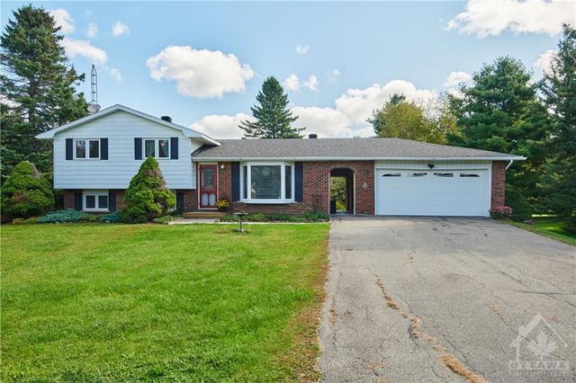 4425 Mcdougall Rd, House detached with 3 bedrooms, 1 bathrooms and 6 parking in Elizabethtown Kitley ON | Image 3