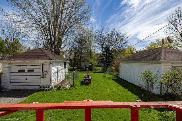 301 Victoria St, House detached with 3 bedrooms, 1 bathrooms and 4 parking in Kingston ON | Image 31