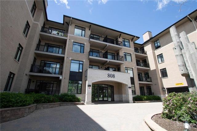 414 - 808 Bronson Ave, Condo with 2 bedrooms, 2 bathrooms and 1 parking in Ottawa ON | Image 1