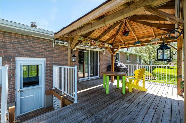 4811 Wolfe Swamp Rd Rd, House detached with 3 bedrooms, 1 bathrooms and 8 parking in South Frontenac ON | Image 38