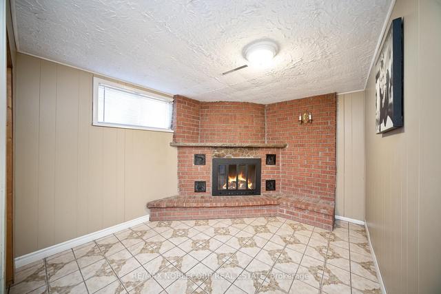 27 Deevale Rd, House detached with 3 bedrooms, 2 bathrooms and 6 parking in Toronto ON | Image 28