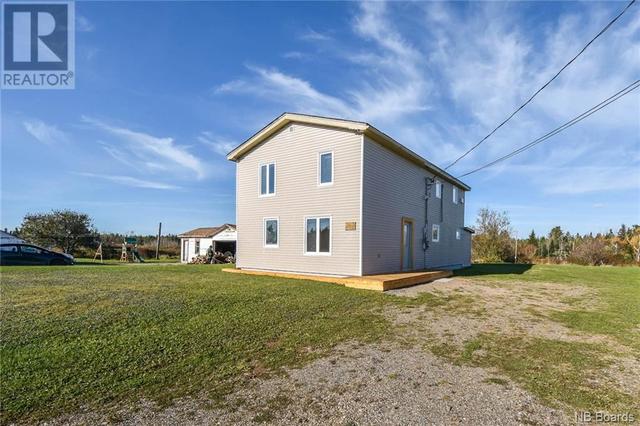 965 Chiasson, House detached with 5 bedrooms, 2 bathrooms and null parking in Shippagan P NB | Image 1
