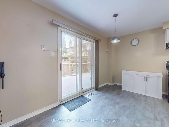 96 Chipmunk Cres, House detached with 3 bedrooms, 2 bathrooms and 3 parking in Brampton ON | Image 8
