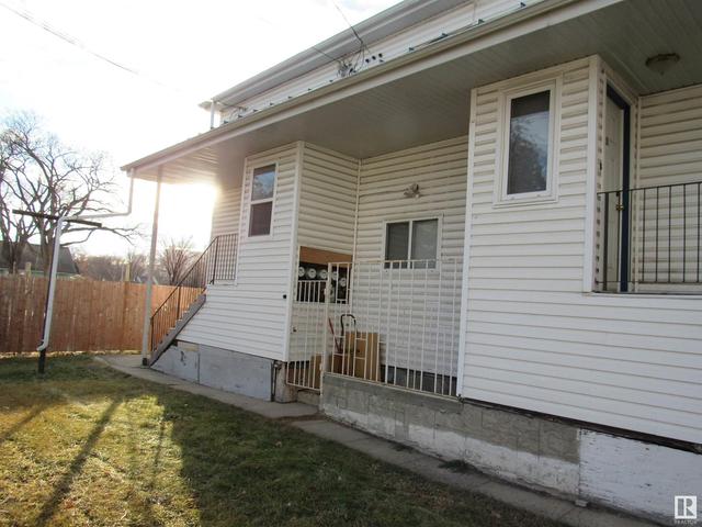 11015 96 St Nw, House attached with 2 bedrooms, 4 bathrooms and null parking in Edmonton AB | Image 53