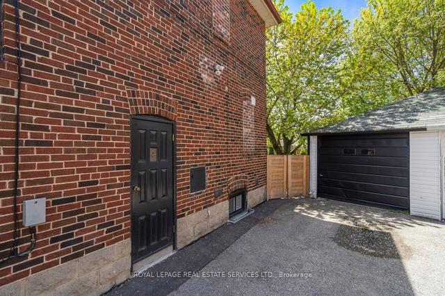 18 Coates Ave, House semidetached with 3 bedrooms, 2 bathrooms and 1 parking in Toronto ON | Image 30