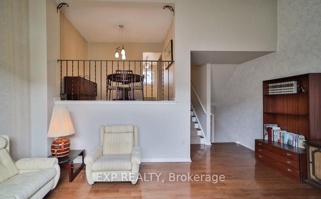 4 - 2340 Bromsgrove Rd, Townhouse with 3 bedrooms, 2 bathrooms and 2 parking in Mississauga ON | Image 2
