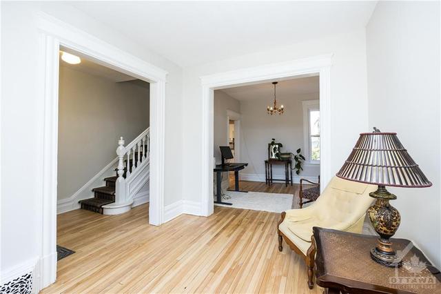 181 Percy St, Townhouse with 3 bedrooms, 2 bathrooms and 2 parking in Ottawa ON | Image 6