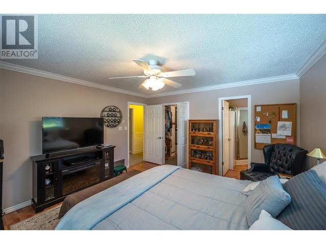 3808 Forsyth Dr, House detached with 6 bedrooms, 4 bathrooms and 2 parking in Okanagan Similkameen F BC | Image 22