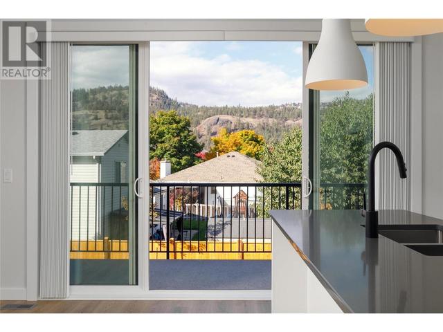 47 - 307 Glen Park Dr, House attached with 3 bedrooms, 2 bathrooms and 2 parking in Kelowna BC | Image 16