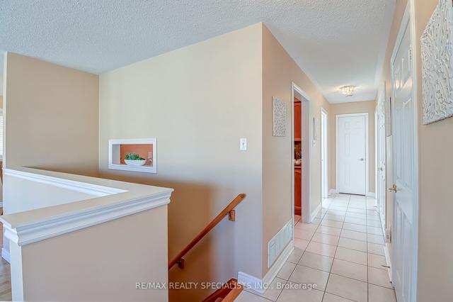 27 Amberhill Tr, Condo with 2 bedrooms, 2 bathrooms and 2 parking in Brampton ON | Image 20