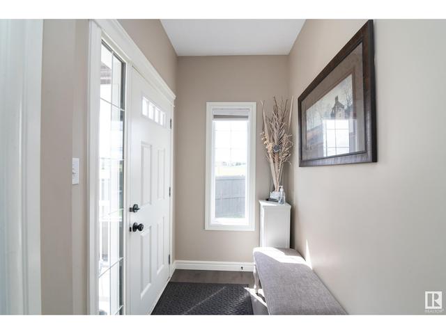 285 Cy Becker Bv Nw, House detached with 3 bedrooms, 2 bathrooms and null parking in Edmonton AB | Image 2