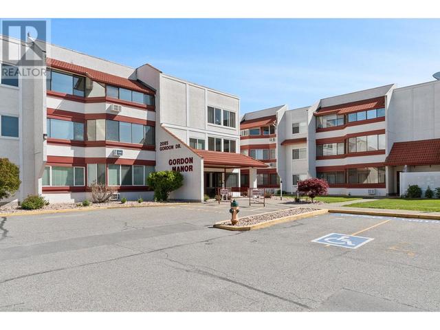 320 - 2085 Gordon Dr, Condo with 2 bedrooms, 1 bathrooms and 1 parking in Kelowna BC | Image 1