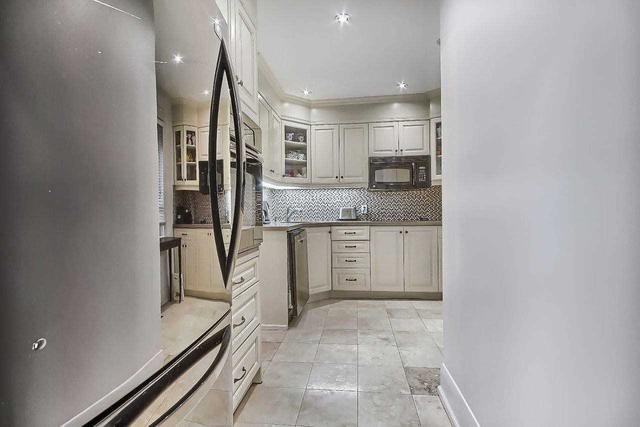 534 Millwood Rd, House semidetached with 3 bedrooms, 2 bathrooms and 1 parking in Toronto ON | Image 7