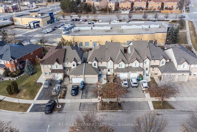 66 Ashbrook Way, House attached with 3 bedrooms, 4 bathrooms and 4 parking in Brampton ON | Image 12
