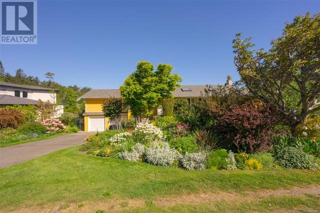 4050 Lockehaven Dr E, House detached with 4 bedrooms, 4 bathrooms and 6 parking in Saanich BC | Image 90