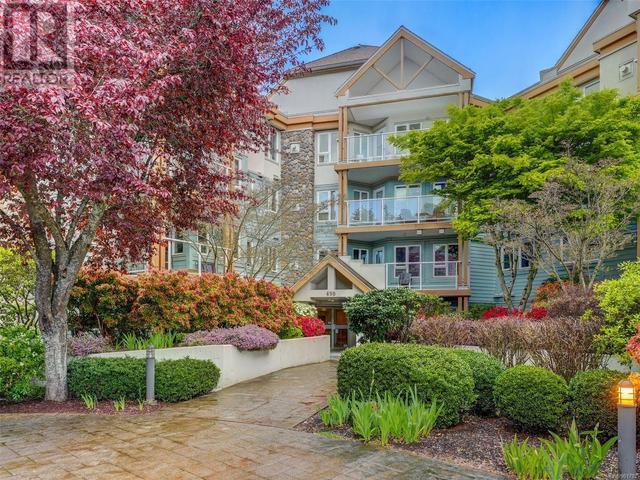 308 - 490 Marsett Pl, Condo with 2 bedrooms, 2 bathrooms and 1 parking in Saanich BC | Image 1