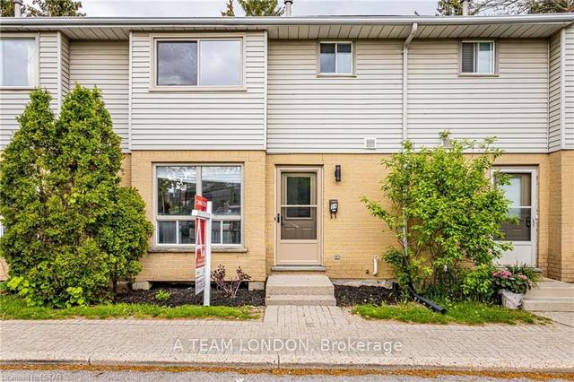 54 - 35 Waterman Ave, Townhouse with 3 bedrooms, 2 bathrooms and 1 parking in London ON | Image 1