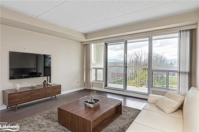 506 - 172 Eighth St, House attached with 2 bedrooms, 1 bathrooms and 1 parking in Collingwood ON | Image 5