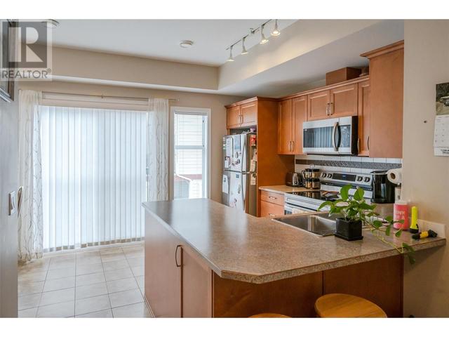 126 - 3363 Wilson St, House attached with 3 bedrooms, 2 bathrooms and 2 parking in Penticton BC | Image 10