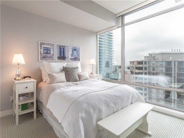 1101 - 18 Yorkville Ave, Condo with 1 bedrooms, 1 bathrooms and 1 parking in Toronto ON | Image 7