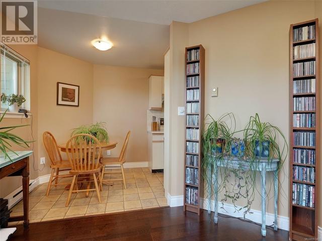 307 - 1436 Harrison St, Condo with 2 bedrooms, 2 bathrooms and 1 parking in Victoria BC | Image 6