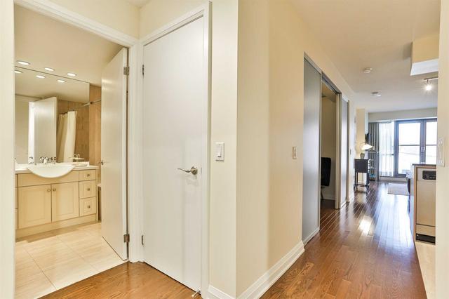 302 - 3 Mcalpine St, Condo with 1 bedrooms, 1 bathrooms and 1 parking in Toronto ON | Image 16