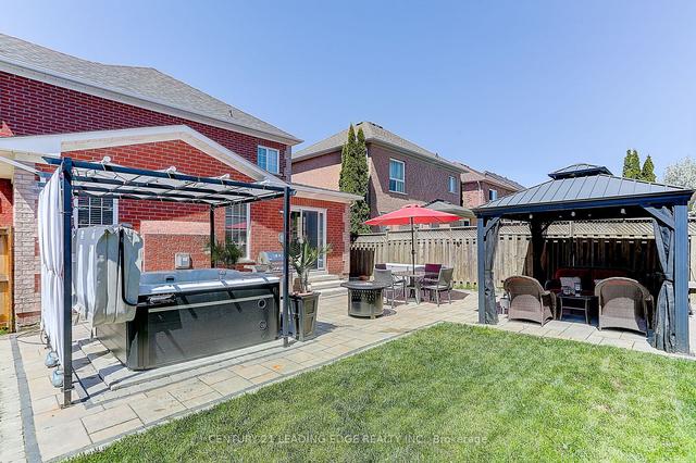 9 Arnold Cres, House detached with 4 bedrooms, 4 bathrooms and 6 parking in Whitby ON | Image 32