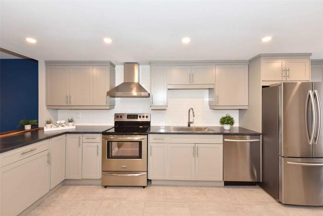 11 - 115 Main St S, Townhouse with 2 bedrooms, 2 bathrooms and 1 parking in Newmarket ON | Image 1