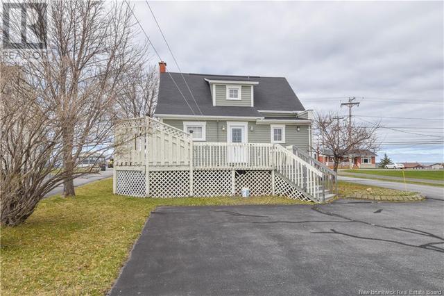 336 Saint Pierre Est Blvd, House detached with 3 bedrooms, 1 bathrooms and null parking in Caraquet NB | Image 10