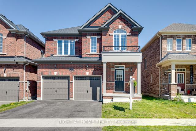 24 Fernridge Hts, House detached with 3 bedrooms, 3 bathrooms and 4 parking in Cavan Monaghan ON | Image 1