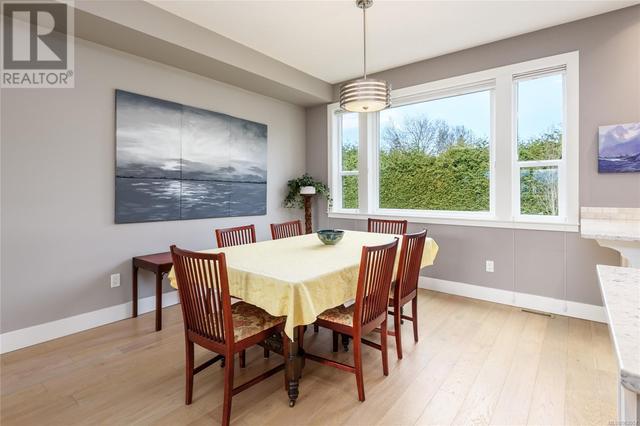 2 - 1653 Comox Ave, House attached with 3 bedrooms, 4 bathrooms and 1 parking in Comox BC | Image 12