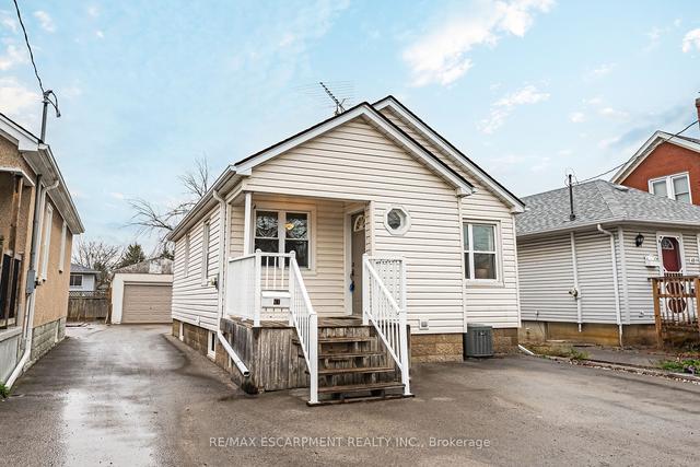 47 Chelsea St, House detached with 2 bedrooms, 2 bathrooms and 5 parking in St. Catharines ON | Image 12