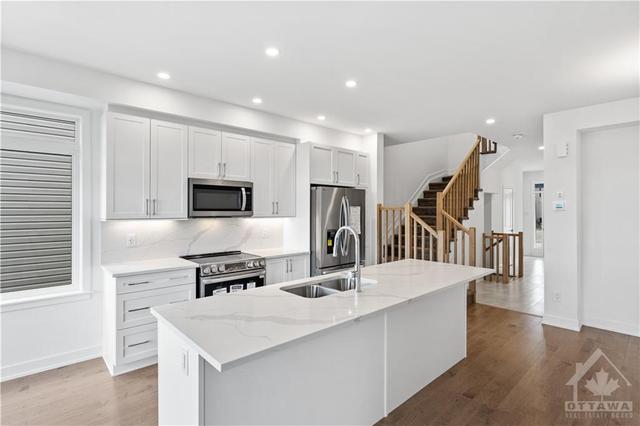 571 Tahoe Hts, Townhouse with 3 bedrooms, 3 bathrooms and 2 parking in Ottawa ON | Image 10