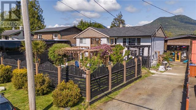 1341 Peninsula Rd, House detached with 4 bedrooms, 3 bathrooms and 1 parking in Ucluelet BC | Image 1
